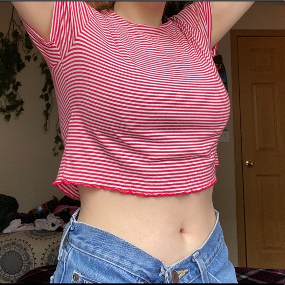 size M red/white striped pacsun crop top 💋🍋 - Picture 2 of 4